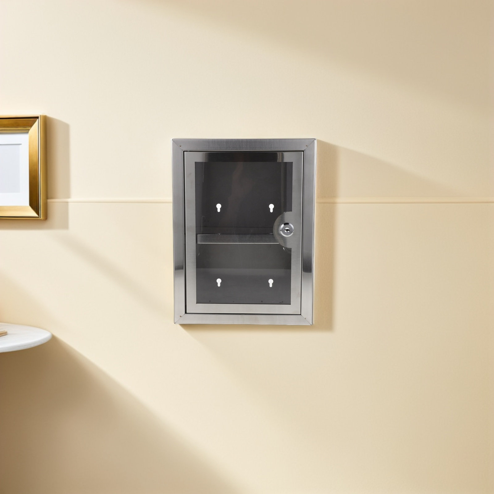 خزانة أدوية معدنية قابلة للقفل - مراجعة Medicine Cabinet Lock وسعره